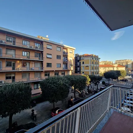 Διαμέρισμα C. Europa Elegante E Ampio In Centro Paese - A/c
